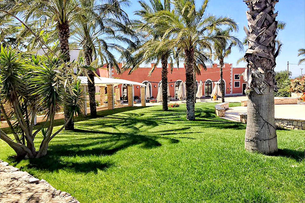 Dimora storica valle d'itria esterno giardino