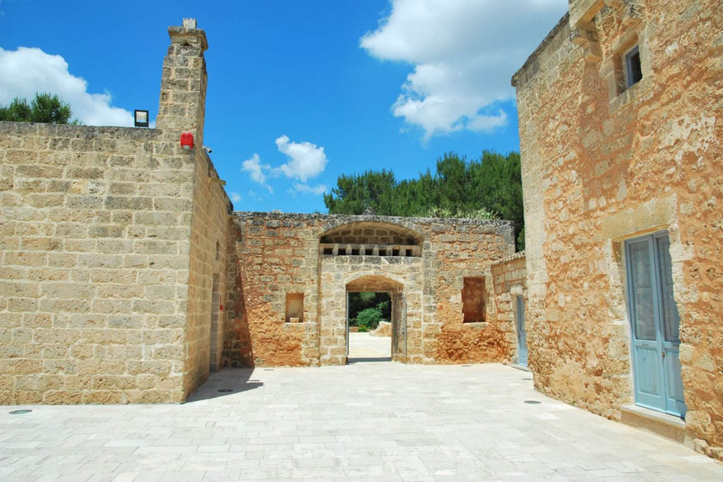 masseria muri in pietra calcarea