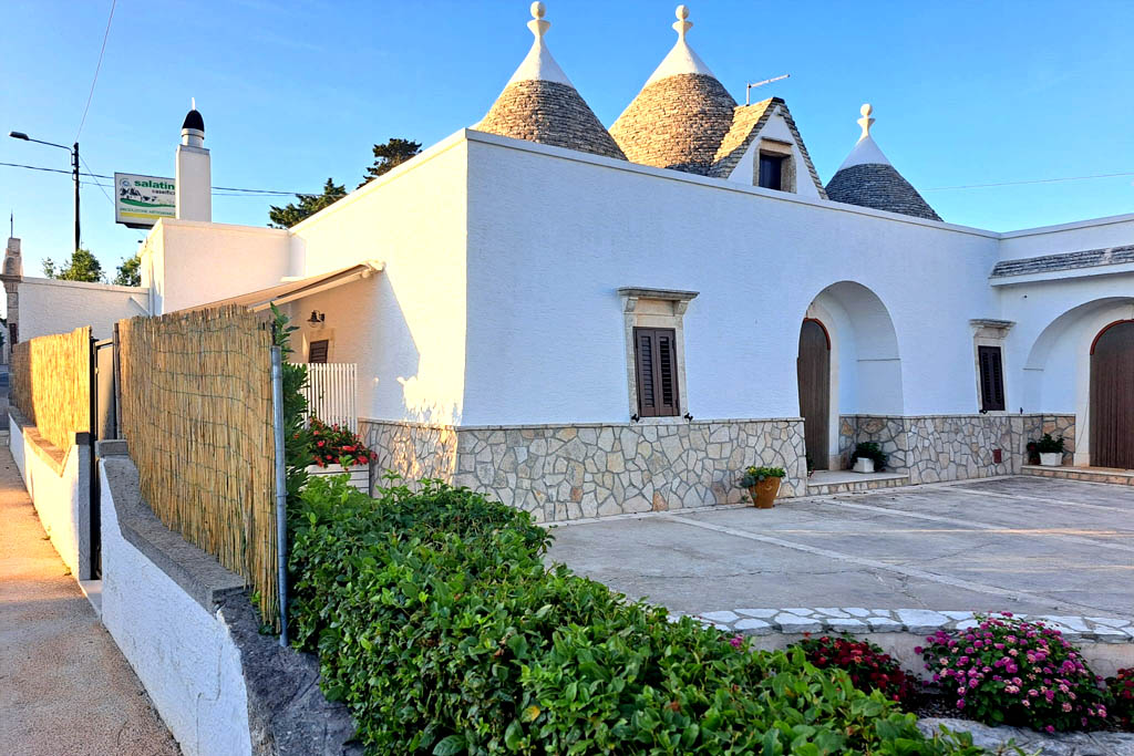 Trullo autentico in Puglia con spazio esterno immerso nella campagna della Valle d’Itria